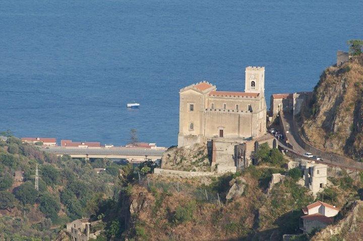 B&B Il Padrino Savoca Exterior photo